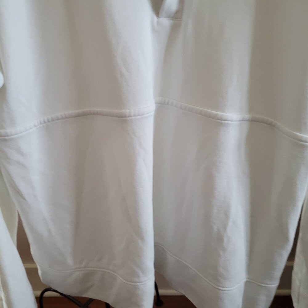Alice Walk - The Zip-Up Sweatshirt in White - Picture 9 of 10